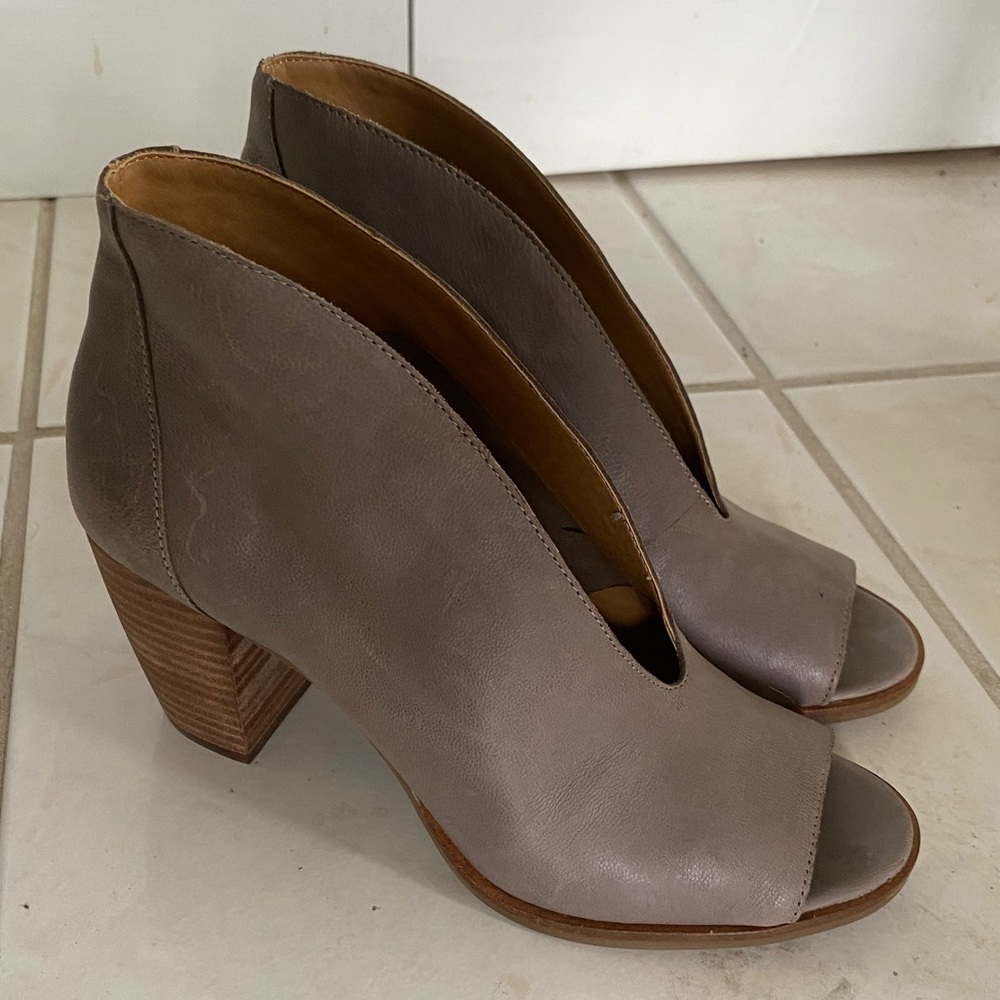 Lucky Brand peep toe cutout vamp booties 7
